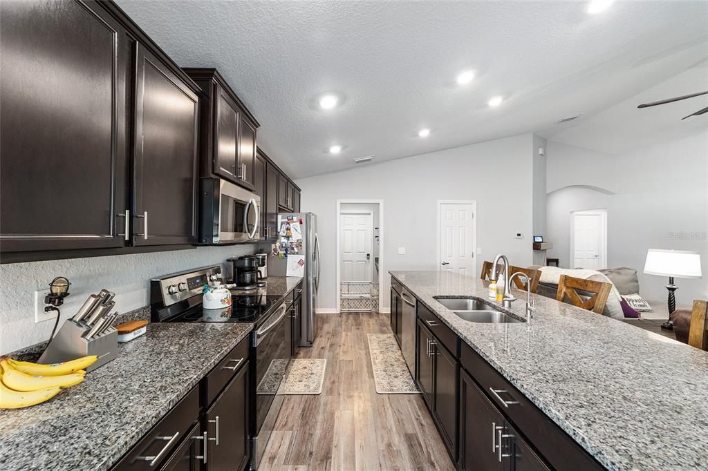 For Sale: $335,000 (4 beds, 2 baths, 1710 Square Feet)