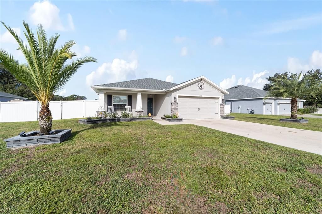 For Sale: $335,000 (4 beds, 2 baths, 1710 Square Feet)