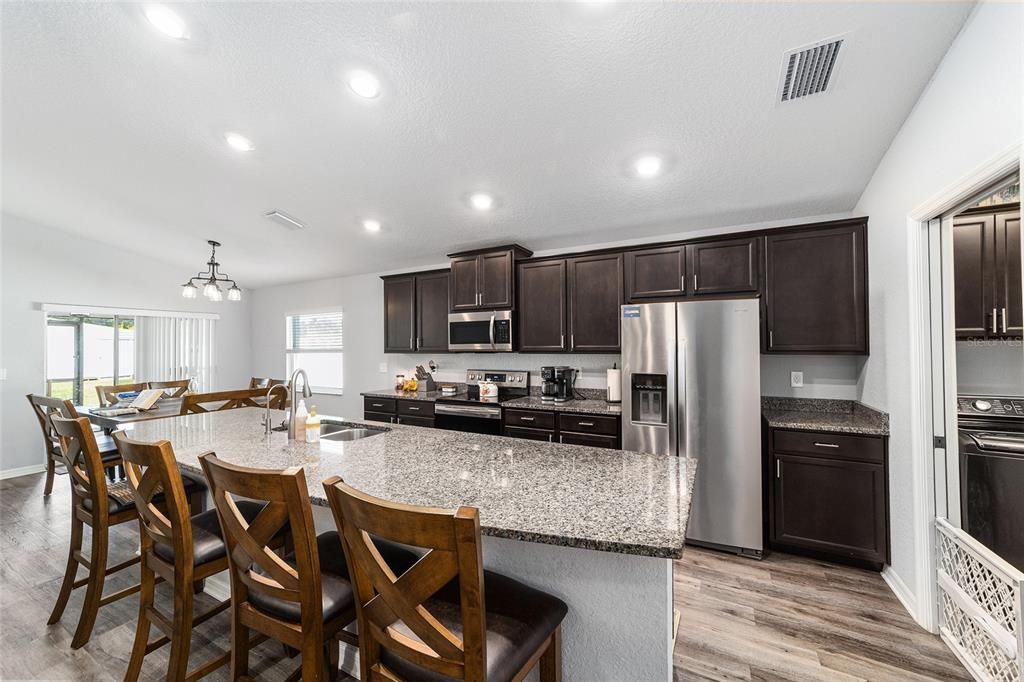 For Sale: $335,000 (4 beds, 2 baths, 1710 Square Feet)