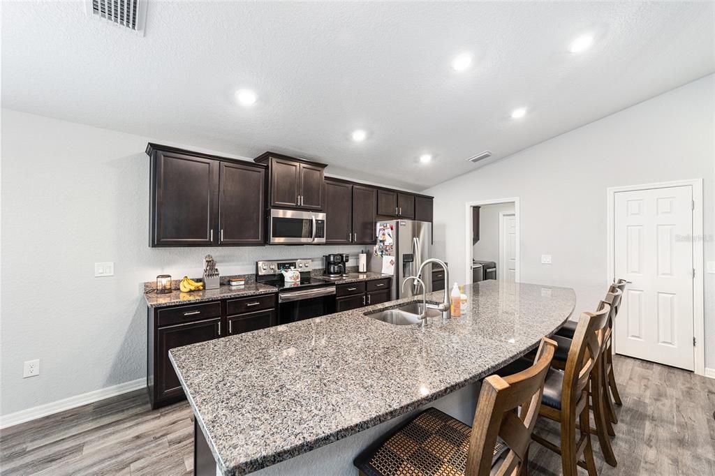 For Sale: $335,000 (4 beds, 2 baths, 1710 Square Feet)