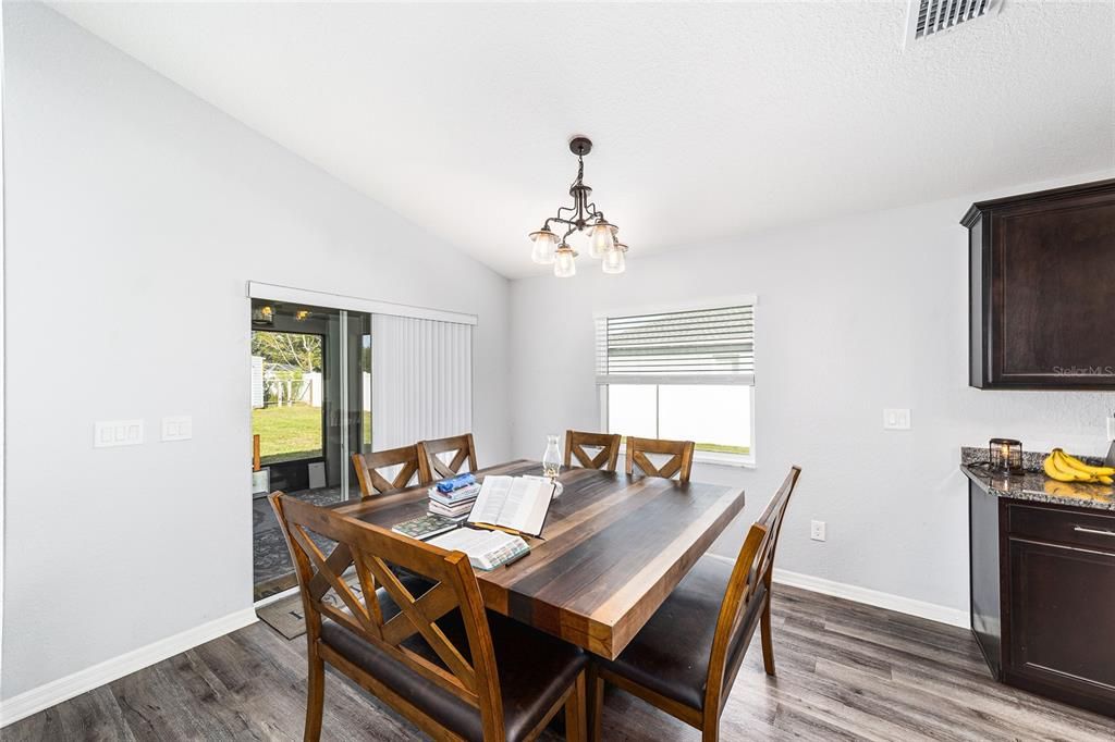 For Sale: $335,000 (4 beds, 2 baths, 1710 Square Feet)