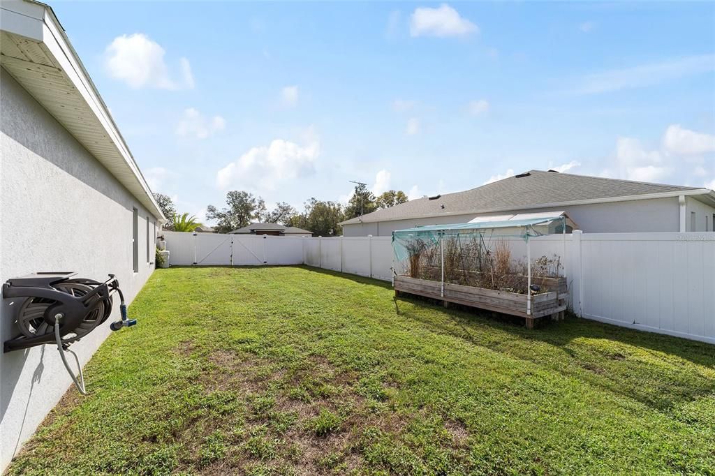 For Sale: $335,000 (4 beds, 2 baths, 1710 Square Feet)