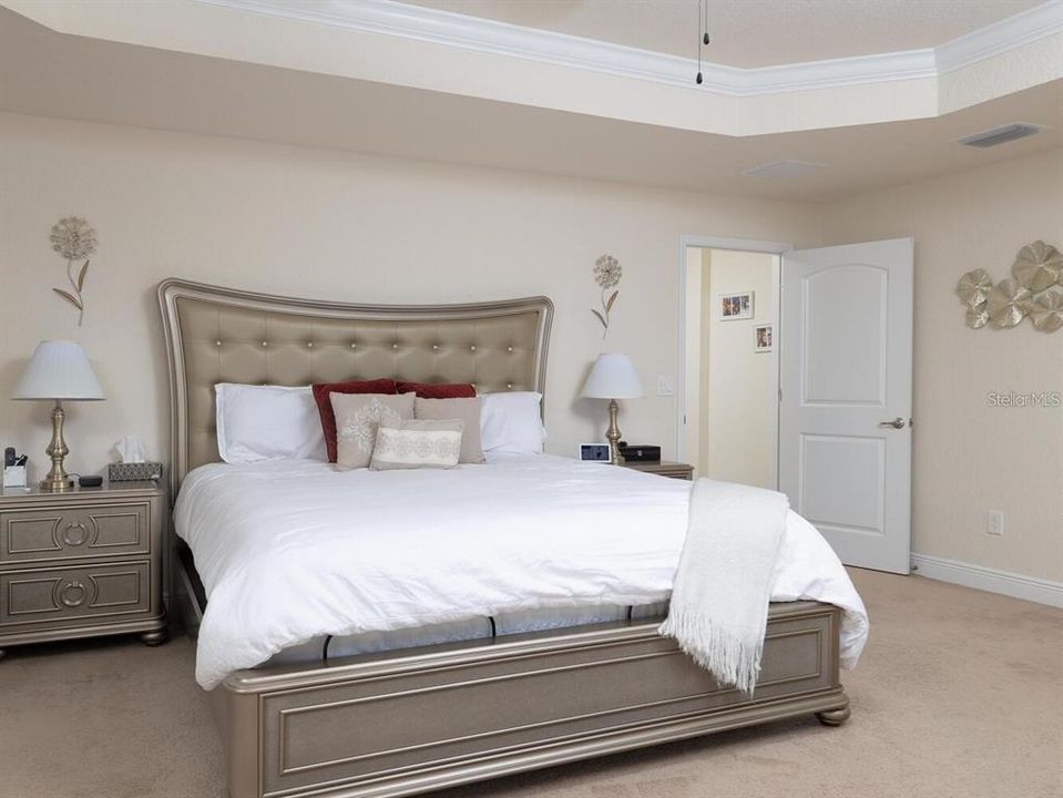 For Sale: $465,000 (4 beds, 3 baths, 3000 Square Feet)