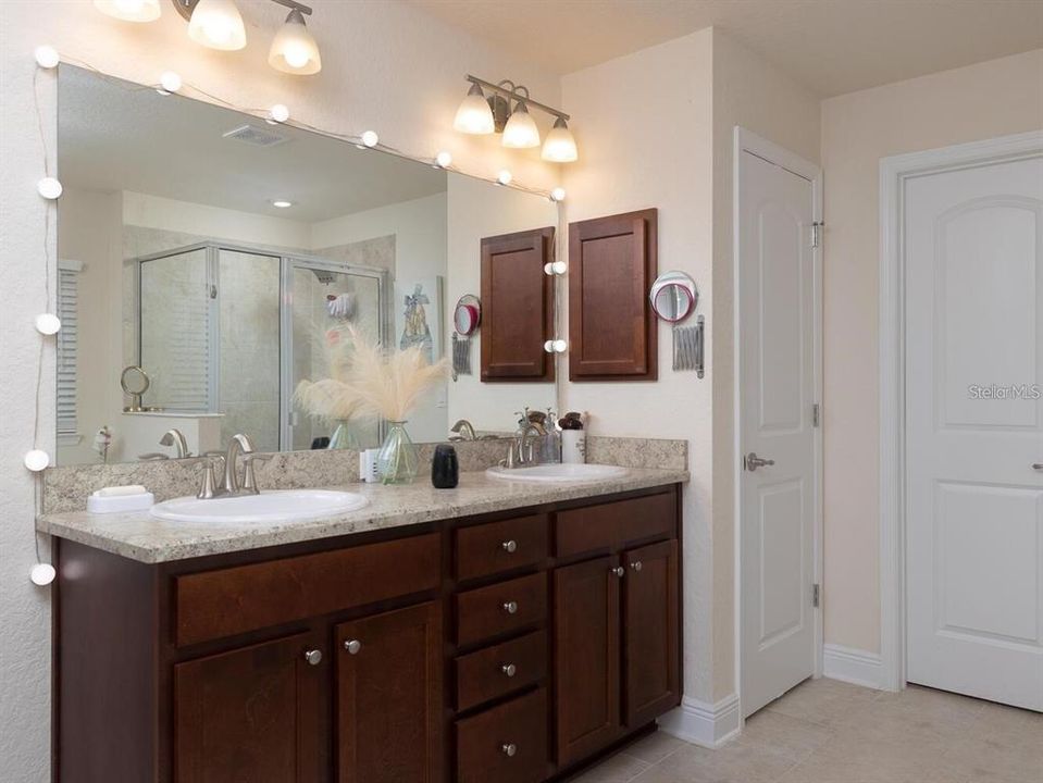 For Sale: $465,000 (4 beds, 3 baths, 3000 Square Feet)