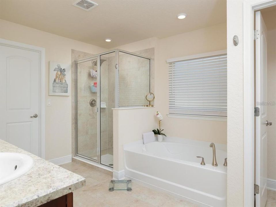 For Sale: $465,000 (4 beds, 3 baths, 3000 Square Feet)