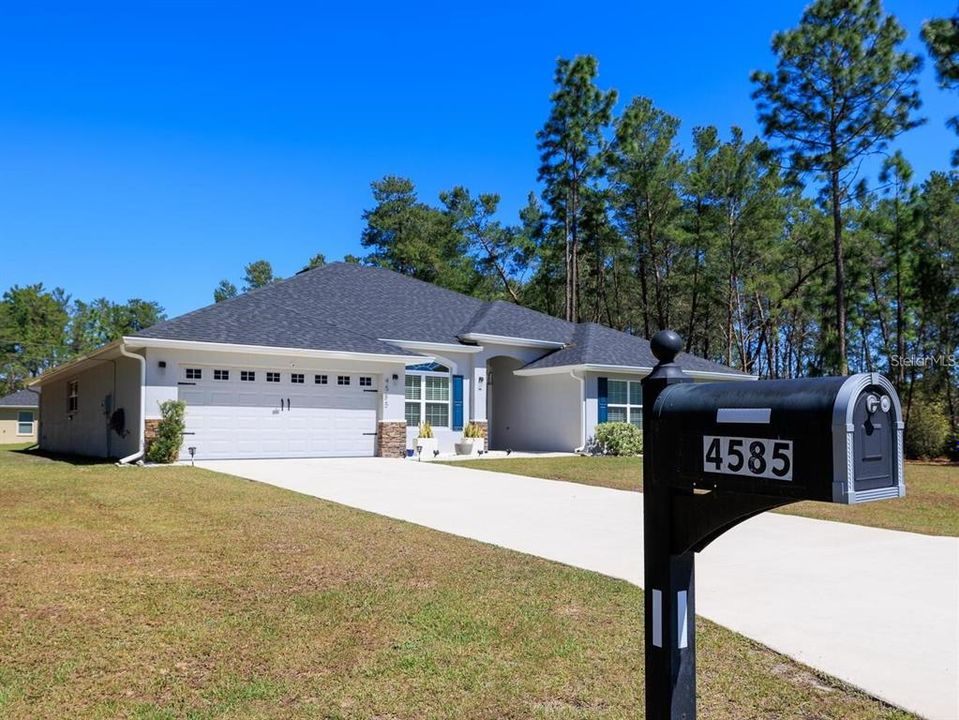 For Sale: $465,000 (4 beds, 3 baths, 3000 Square Feet)