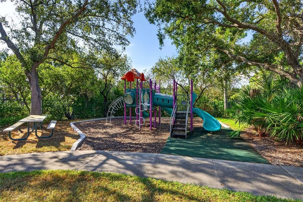 For Sale: $525,000 (4 beds, 2 baths, 2142 Square Feet)