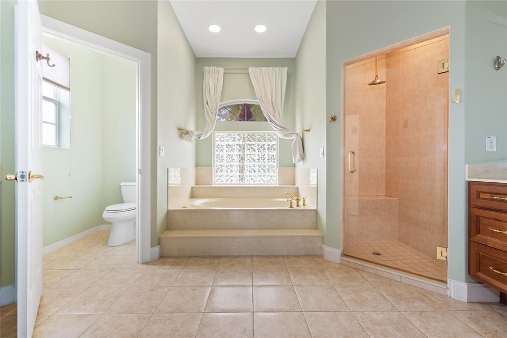 For Sale: $999,999 (4 beds, 4 baths, 3019 Square Feet)