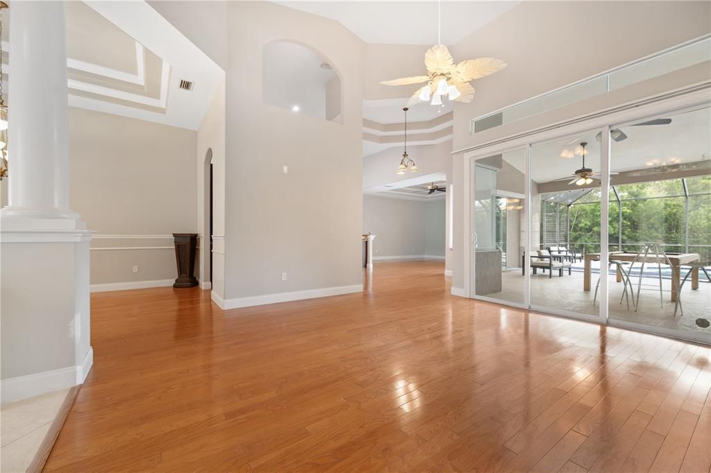 For Sale: $999,999 (4 beds, 4 baths, 3019 Square Feet)