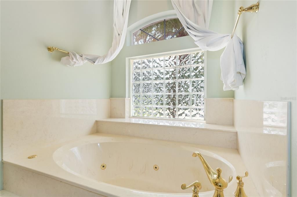 For Sale: $999,999 (4 beds, 4 baths, 3019 Square Feet)