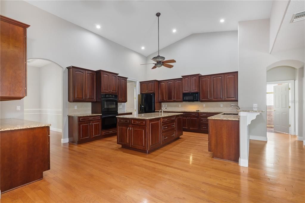 For Sale: $999,999 (4 beds, 4 baths, 3019 Square Feet)