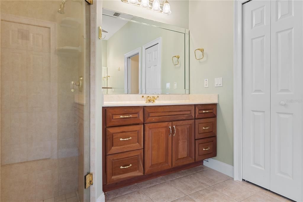 For Sale: $999,999 (4 beds, 4 baths, 3019 Square Feet)