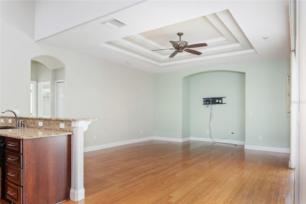 For Sale: $999,999 (4 beds, 4 baths, 3019 Square Feet)