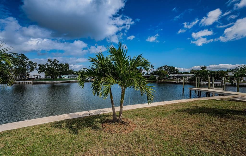 合同活跃: $895,000 (3 贝兹, 2 浴室, 1930 平方英尺)