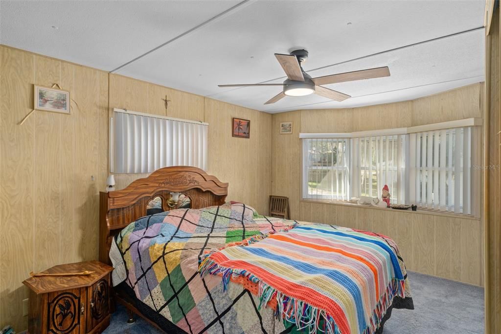 For Sale: $129,900 (2 beds, 2 baths, 960 Square Feet)