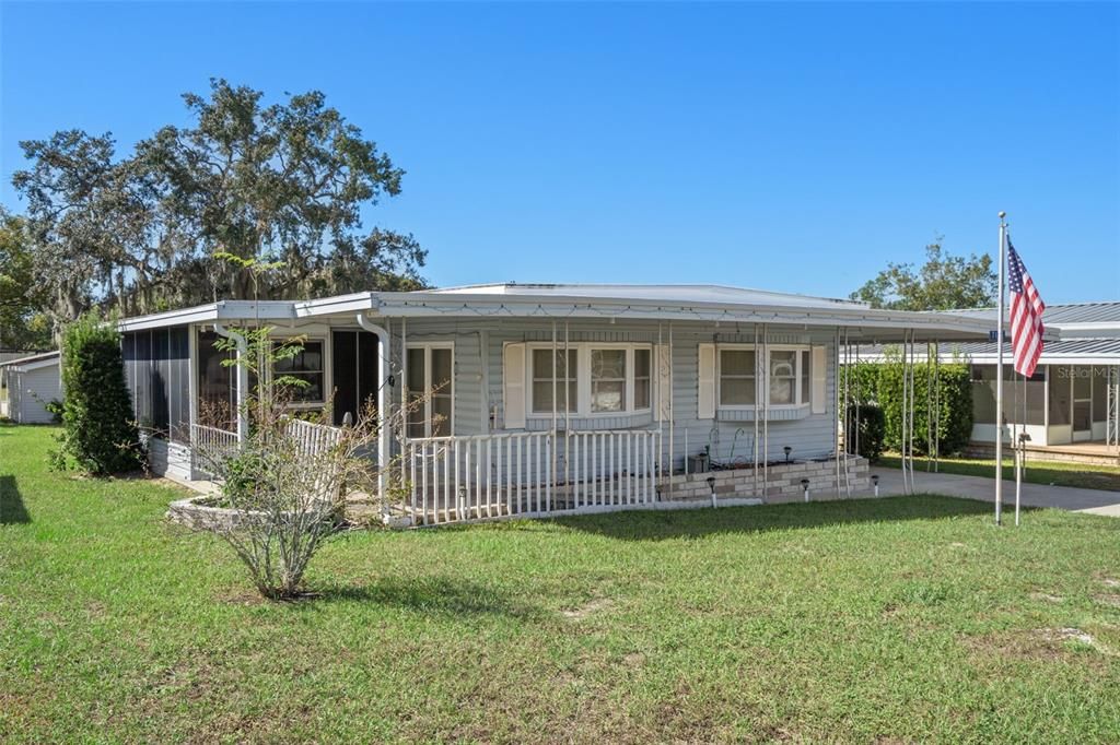 For Sale: $129,900 (2 beds, 2 baths, 960 Square Feet)