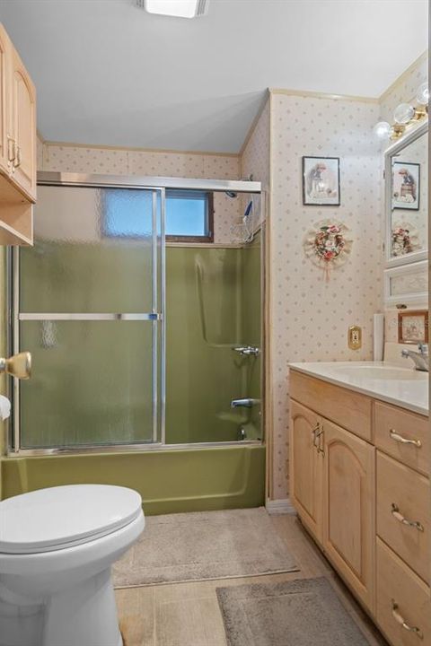 For Sale: $129,900 (2 beds, 2 baths, 960 Square Feet)