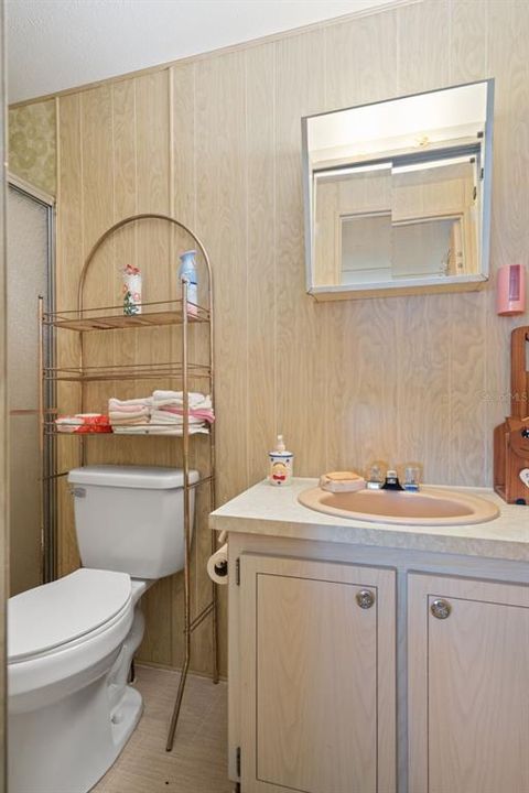 For Sale: $129,900 (2 beds, 2 baths, 960 Square Feet)