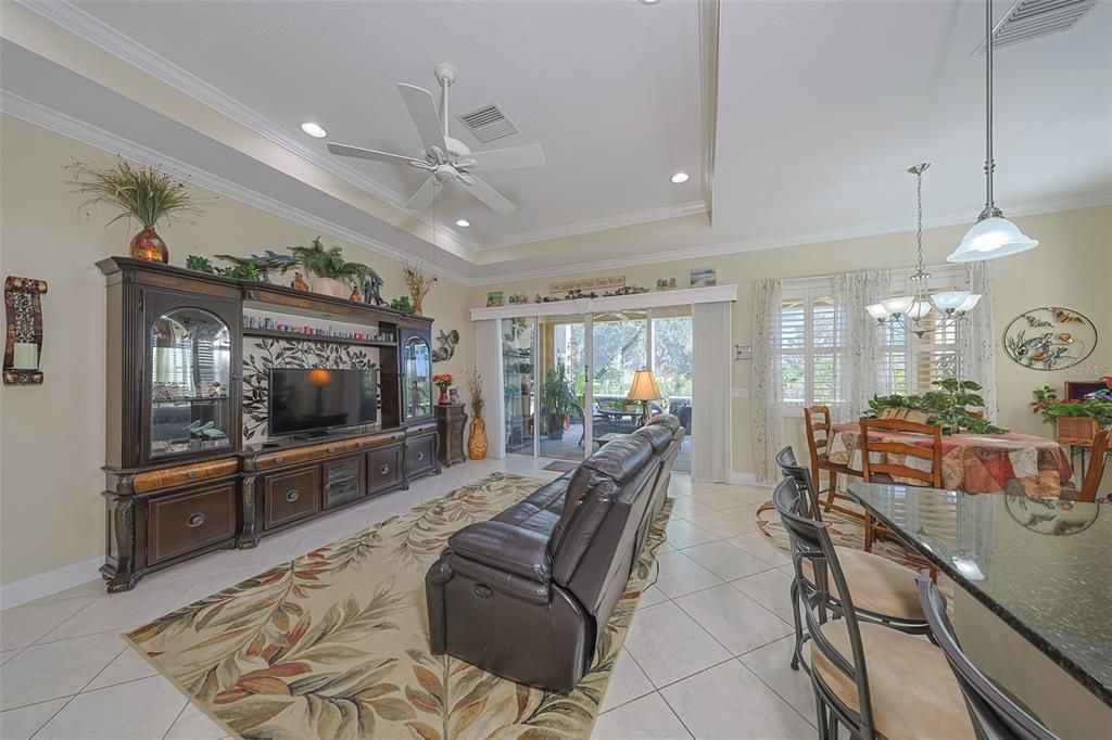 For Sale: $365,900 (3 beds, 2 baths, 2021 Square Feet)