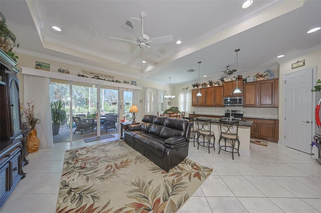 For Sale: $365,900 (3 beds, 2 baths, 2021 Square Feet)