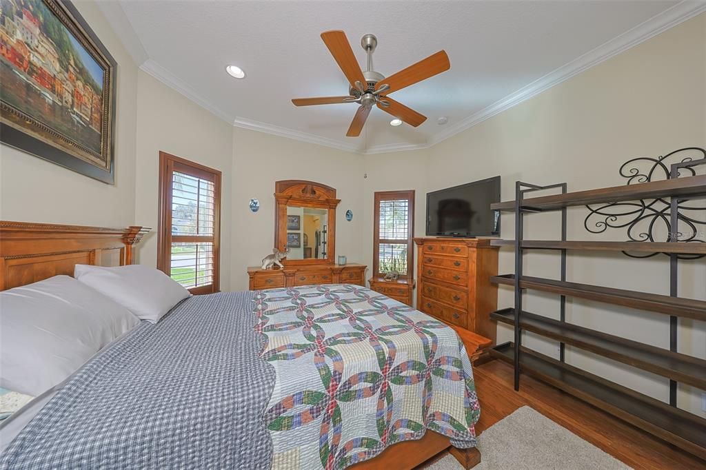 For Sale: $365,900 (3 beds, 2 baths, 2021 Square Feet)