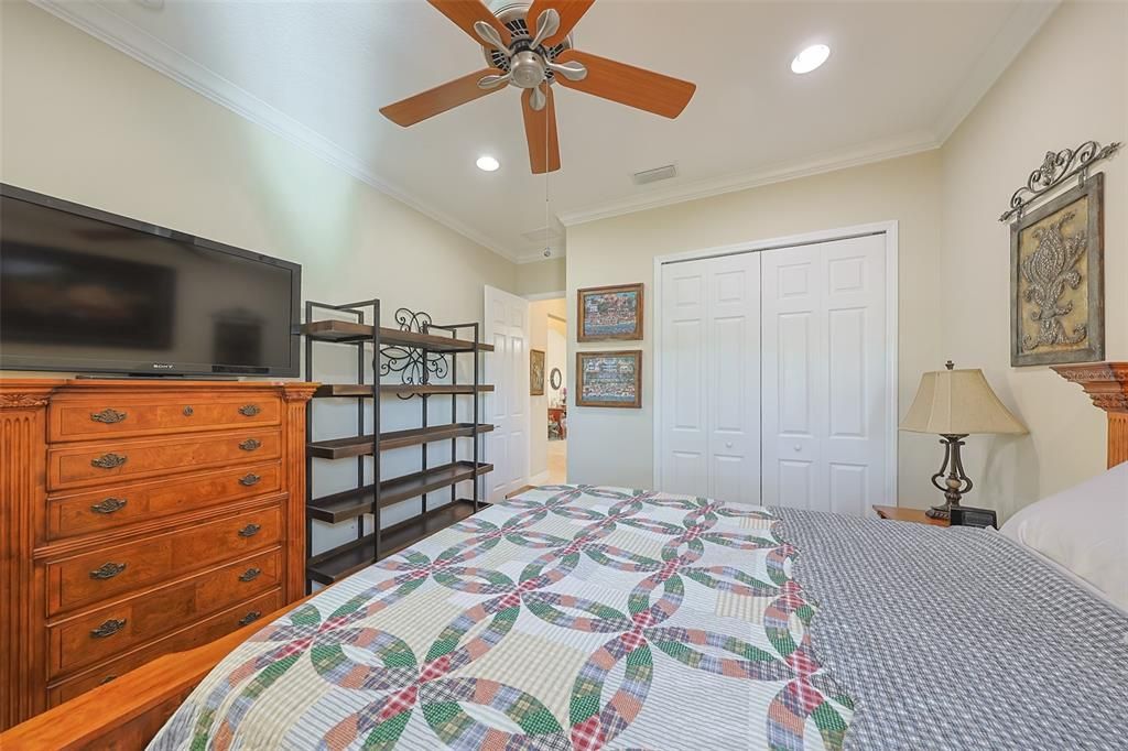 For Sale: $365,900 (3 beds, 2 baths, 2021 Square Feet)