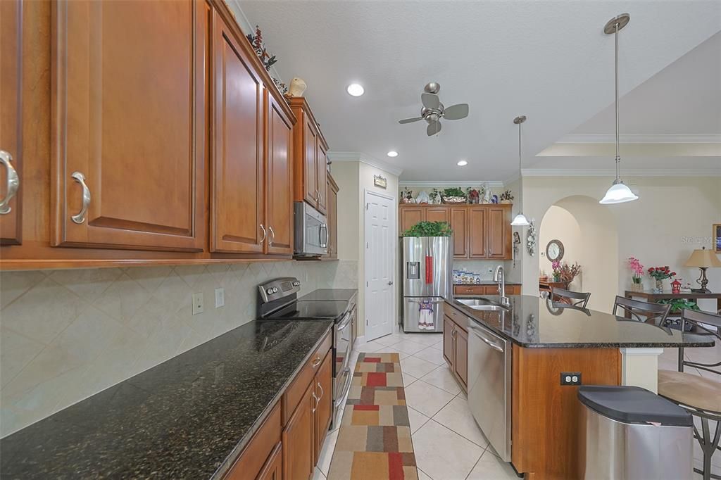 For Sale: $365,900 (3 beds, 2 baths, 2021 Square Feet)