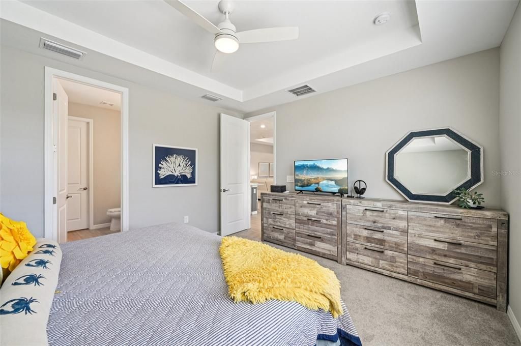 For Sale: $465,000 (3 beds, 2 baths, 1661 Square Feet)