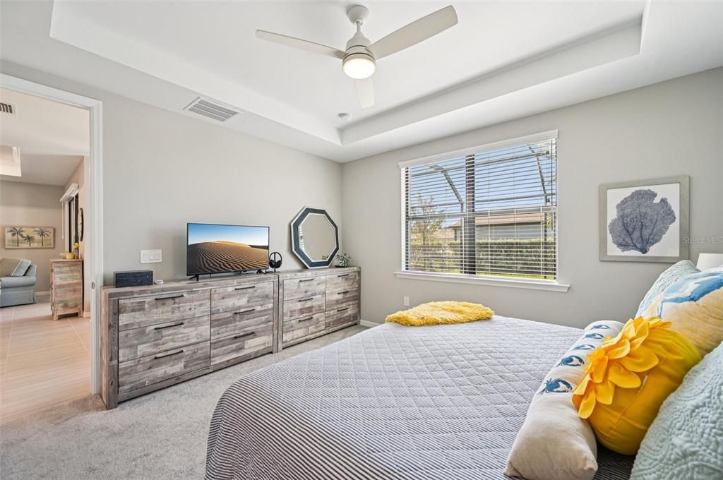 For Sale: $465,000 (3 beds, 2 baths, 1661 Square Feet)