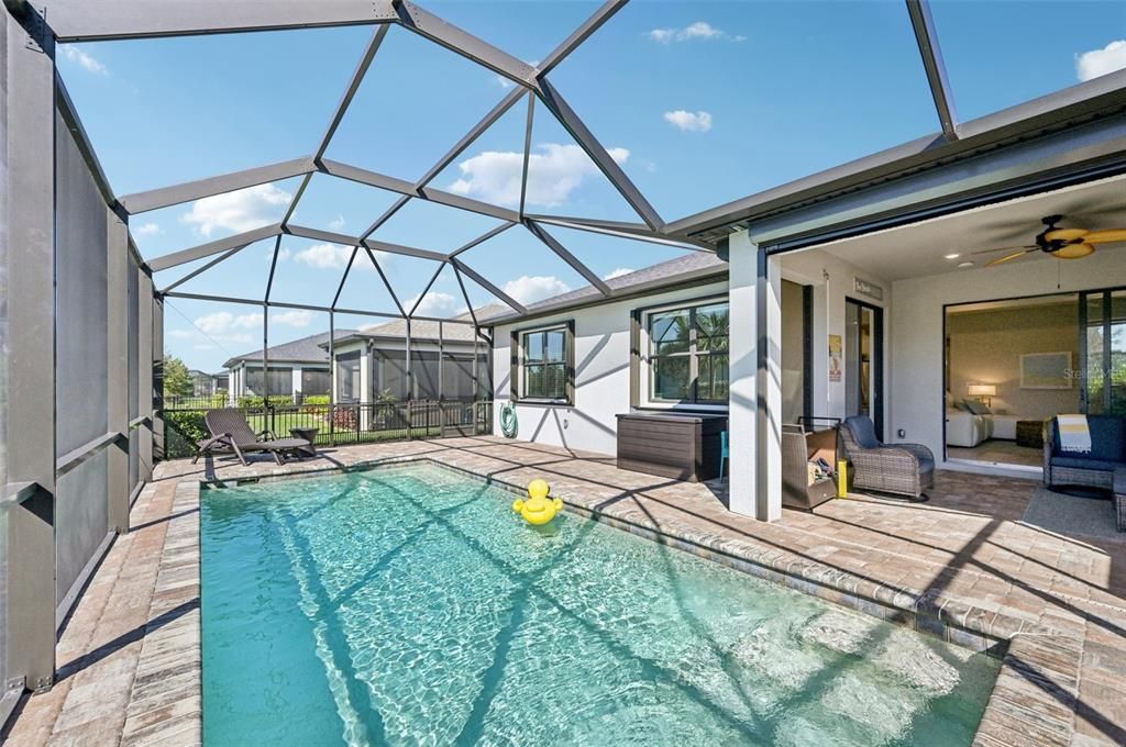 For Sale: $465,000 (3 beds, 2 baths, 1661 Square Feet)