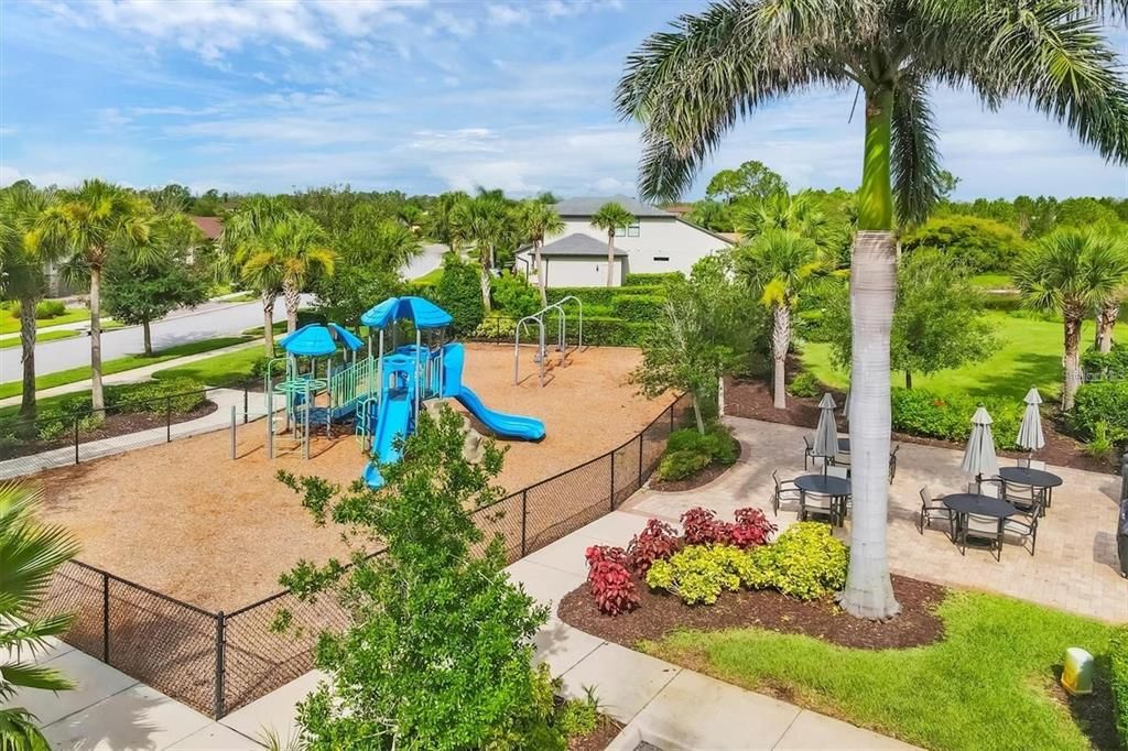 For Sale: $465,000 (3 beds, 2 baths, 1661 Square Feet)