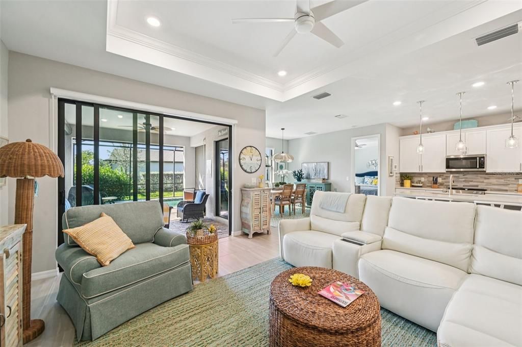 For Sale: $465,000 (3 beds, 2 baths, 1661 Square Feet)