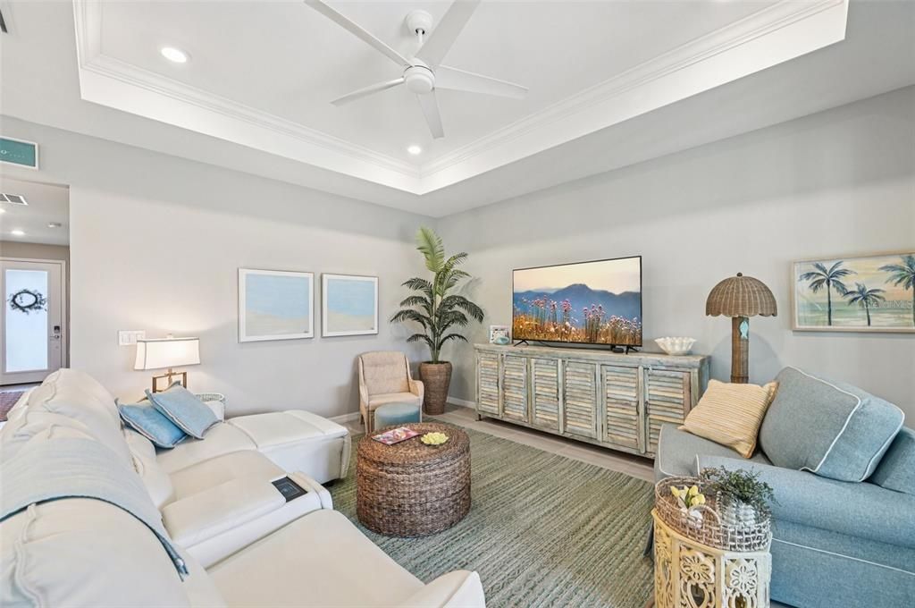 For Sale: $465,000 (3 beds, 2 baths, 1661 Square Feet)