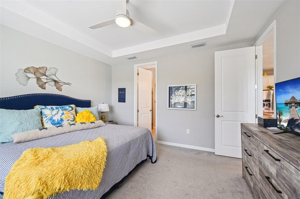 For Sale: $465,000 (3 beds, 2 baths, 1661 Square Feet)