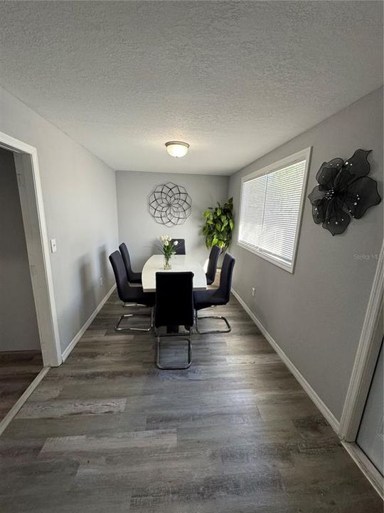 For Sale: $292,000 (3 beds, 2 baths, 1133 Square Feet)