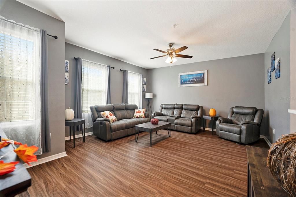 待售: $275,000 (2 贝兹, 2 浴室, 1509 平方英尺)