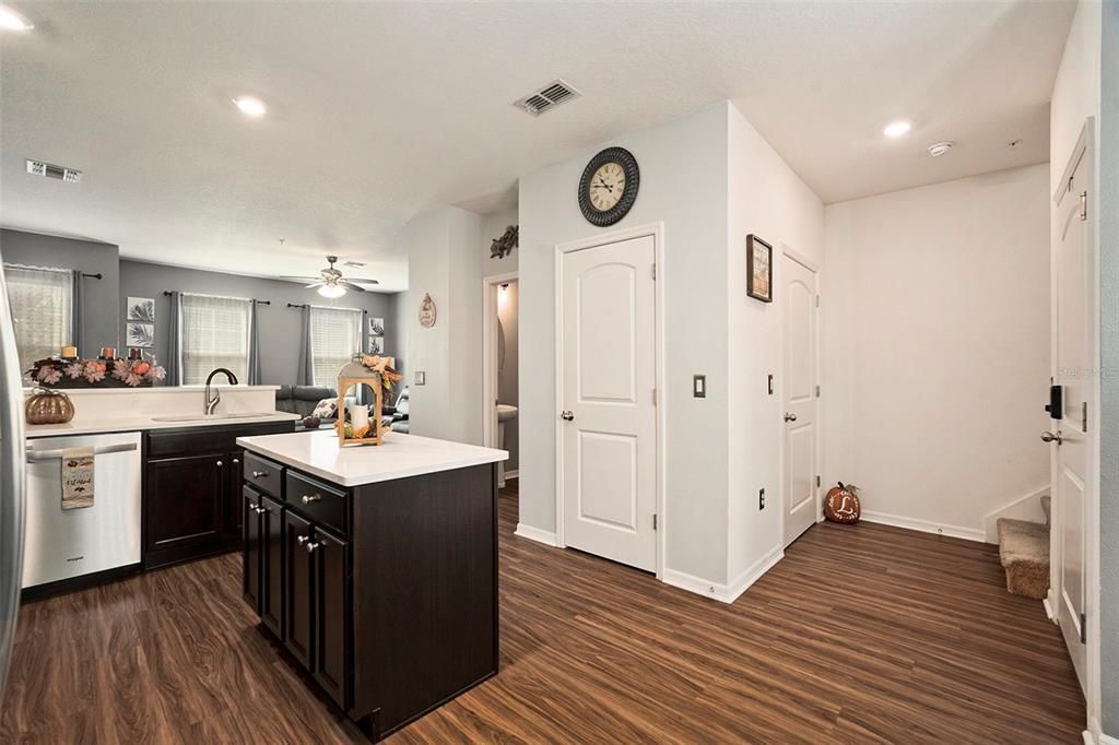 待售: $275,000 (2 贝兹, 2 浴室, 1509 平方英尺)