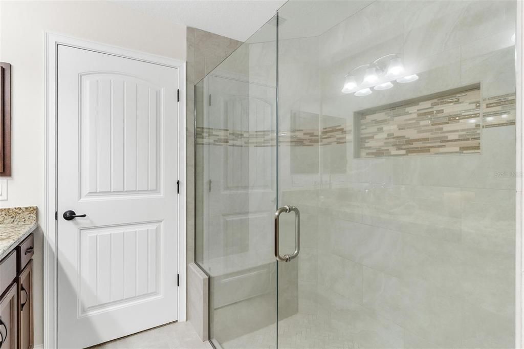 Под контрактом: $689,000 (3 спален, 2 ванн, 1835 Квадратных фут)