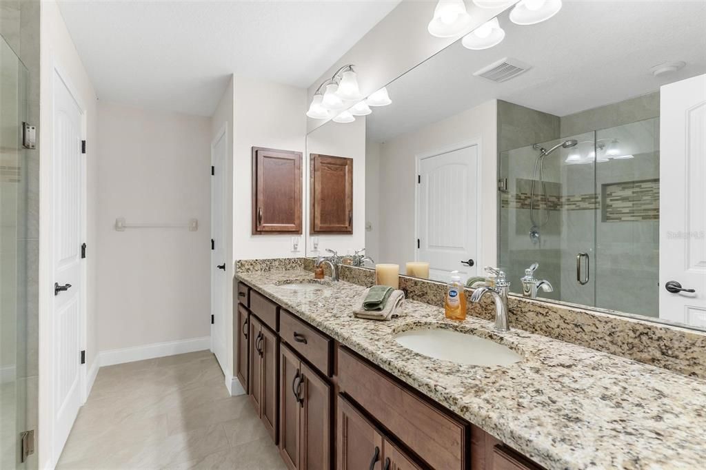 Под контрактом: $689,000 (3 спален, 2 ванн, 1835 Квадратных фут)