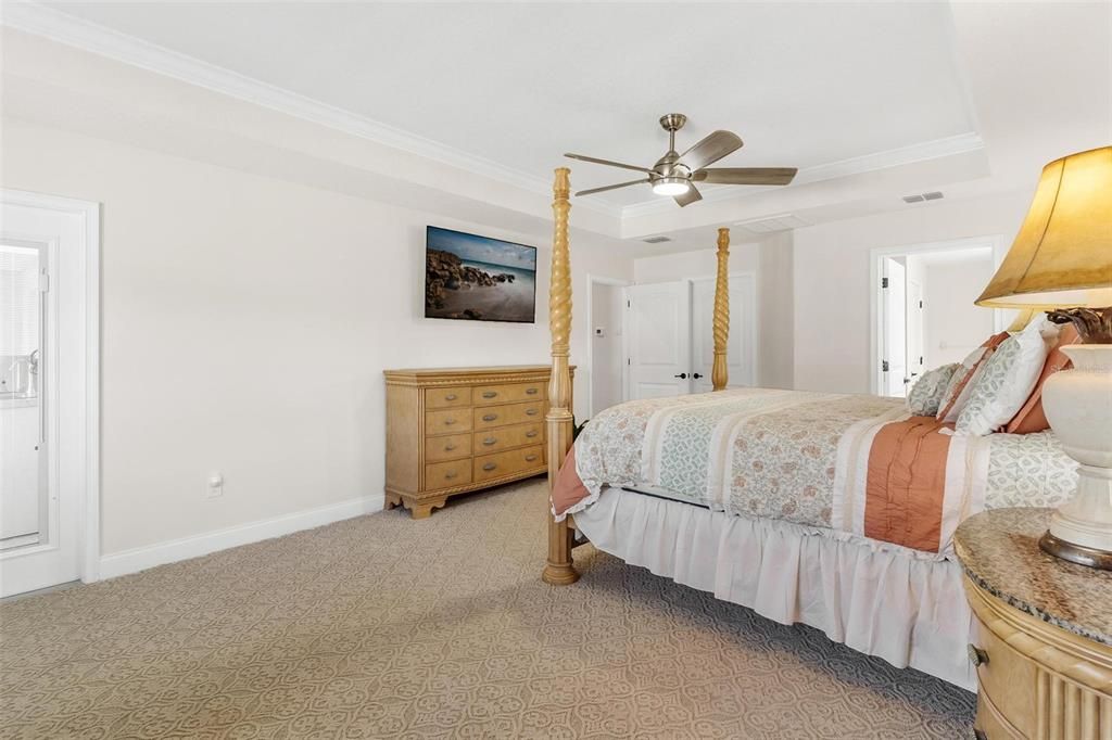 Под контрактом: $689,000 (3 спален, 2 ванн, 1835 Квадратных фут)