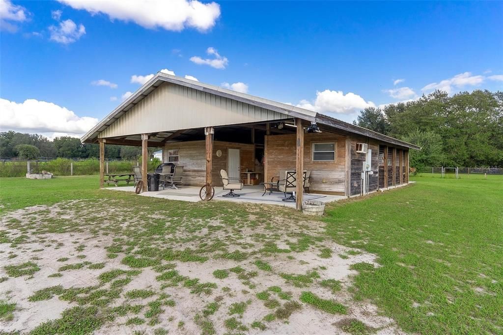 Под контрактом: $689,000 (3 спален, 2 ванн, 1835 Квадратных фут)