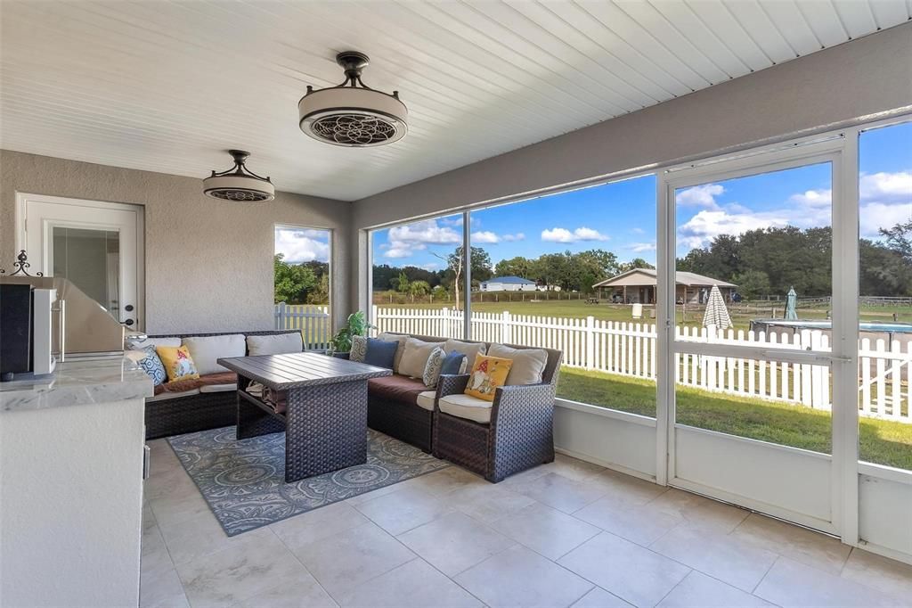 Под контрактом: $689,000 (3 спален, 2 ванн, 1835 Квадратных фут)