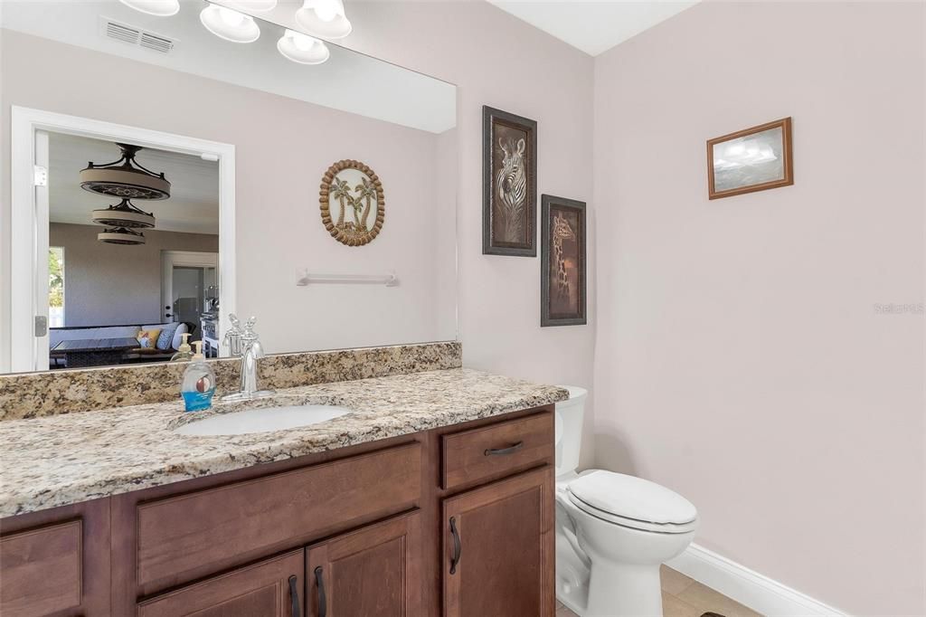 Под контрактом: $689,000 (3 спален, 2 ванн, 1835 Квадратных фут)