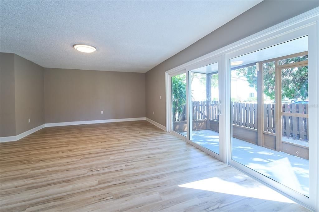 待售: $169,900 (2 贝兹, 2 浴室, 1100 平方英尺)