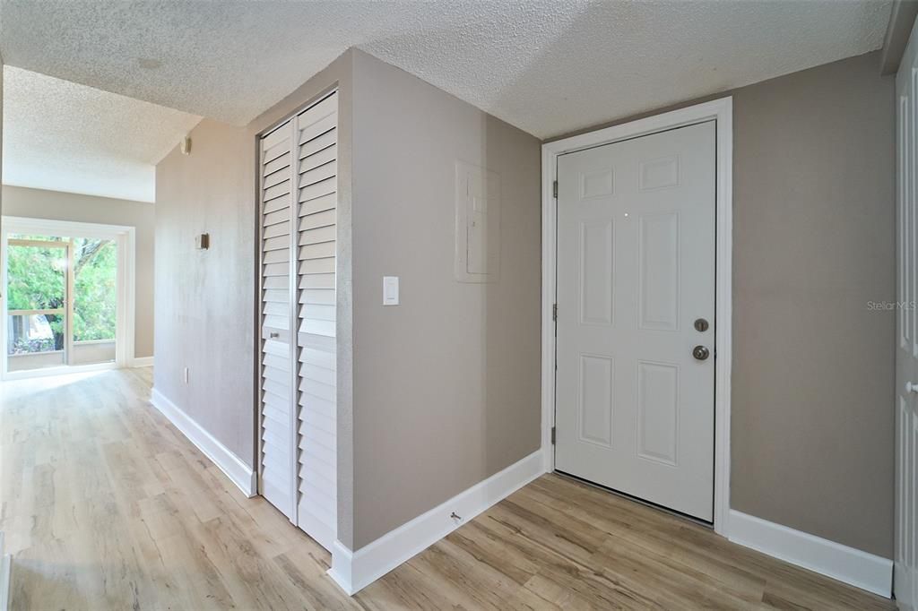 待售: $169,900 (2 贝兹, 2 浴室, 1100 平方英尺)