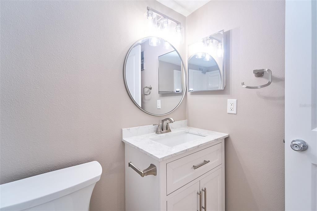 待售: $169,900 (2 贝兹, 2 浴室, 1100 平方英尺)