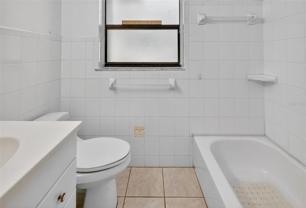 待售: $260,000 (4 贝兹, 1 浴室, 1362 平方英尺)