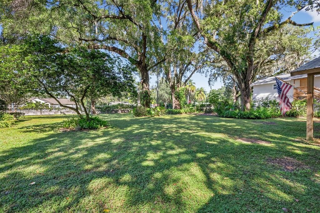 待售: $260,000 (4 贝兹, 1 浴室, 1362 平方英尺)