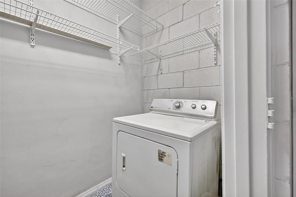 待售: $260,000 (4 贝兹, 1 浴室, 1362 平方英尺)