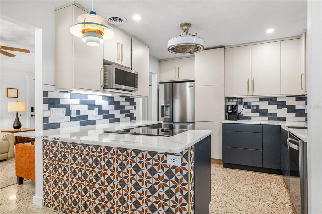 待售: $375,000 (2 贝兹, 2 浴室, 1408 平方英尺)